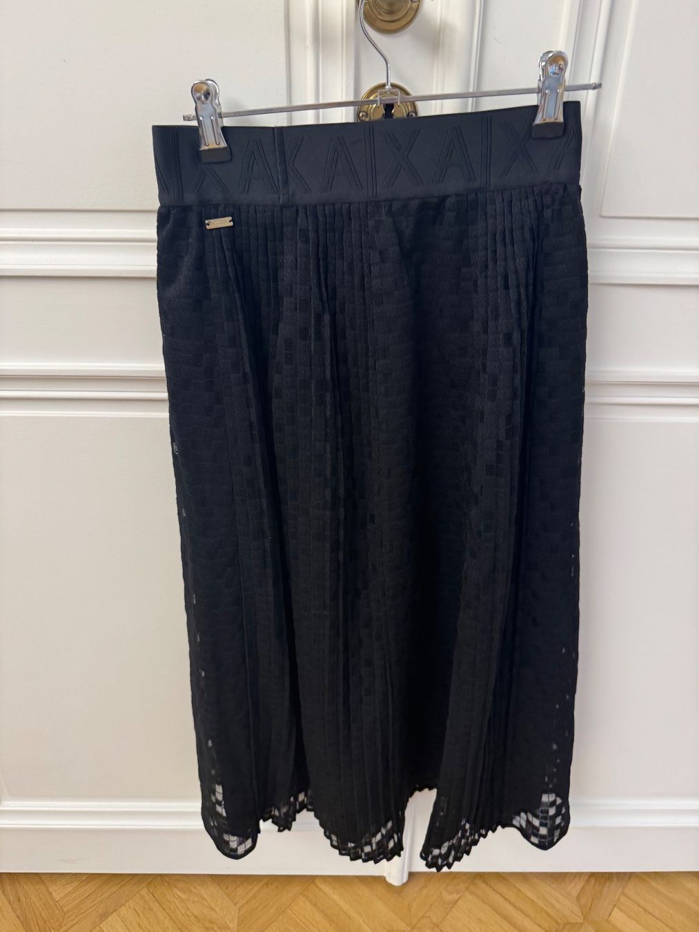 Armani Jupes: Jupe Armani Exchange taille O – D'occasion à Conches par chn_hgl6 9