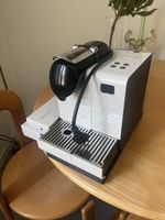 Nespresso DeLonghi Kaffeemaschine