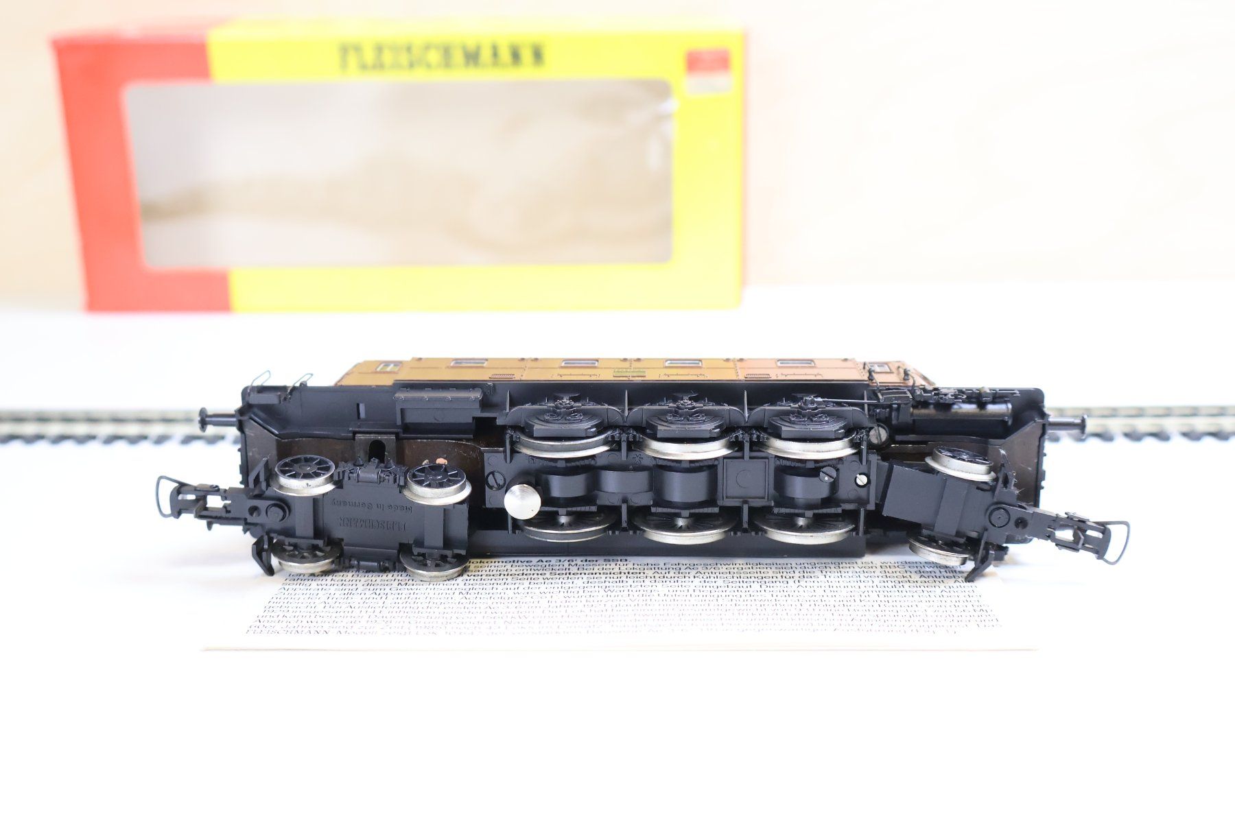 Fleischmann Modelleisenbahnen: Fleischmann SBB Ae 3/6 E-Lok "braun" 4345 - NP: 340.- – Gebraucht aus Winterthur von Monstera 7