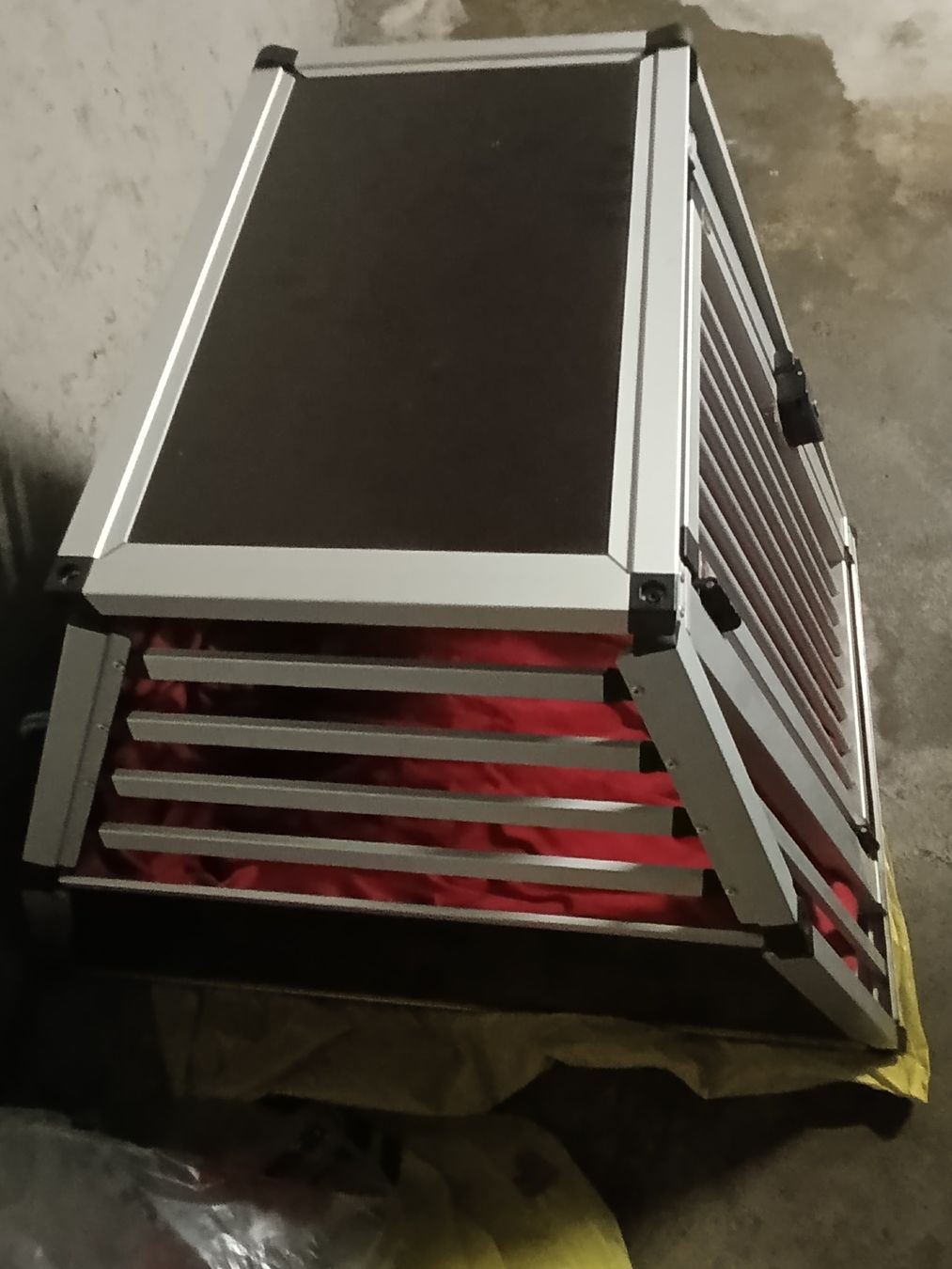 Käfige, Transport & Sicherheit: Hundebox, Transportbox – Gebraucht aus Märstetten von cor_75sm 1