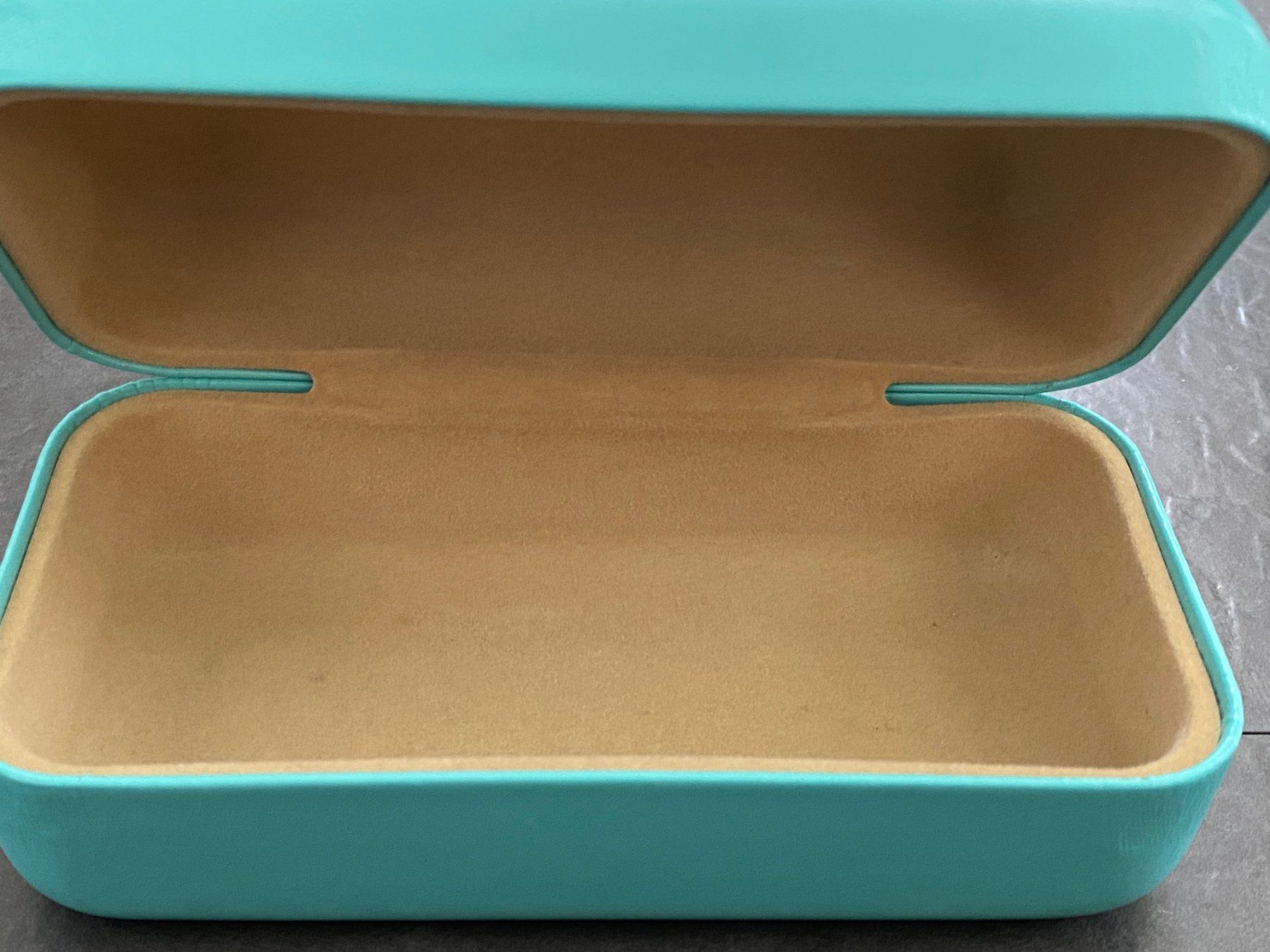 Altro in  Abbigliamento & Accessori: Brillenetui von Tiffany & Co. inkl. Karton – Usato da Aarau venduto da radilio01 5