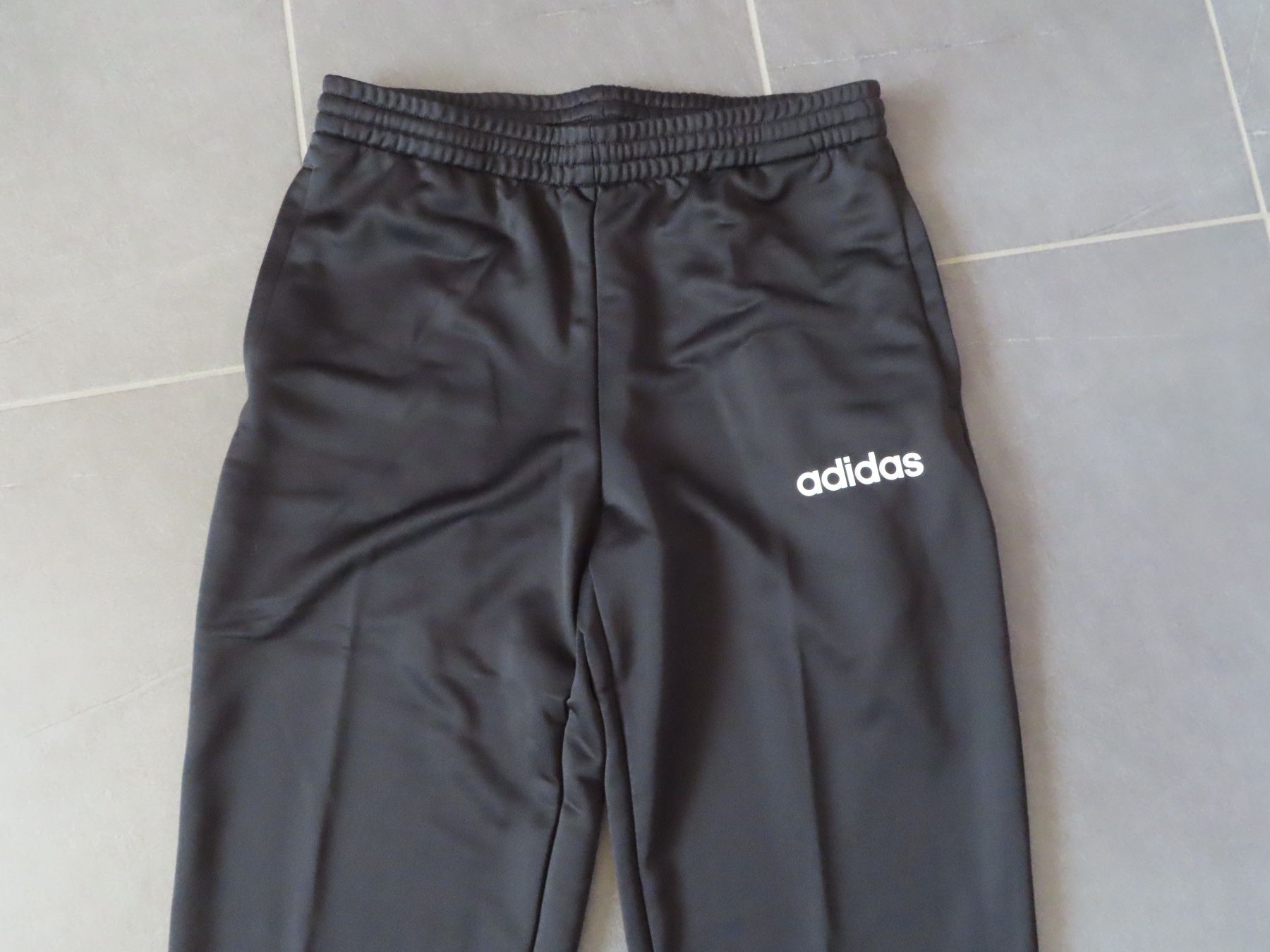 Adidas Pantaloni: ADIDAS Trainerhose / Sporthose Gr.S ***NEU*** – Nuovo (secondo la descrizione) da Wallenried venduto da Asyano 3