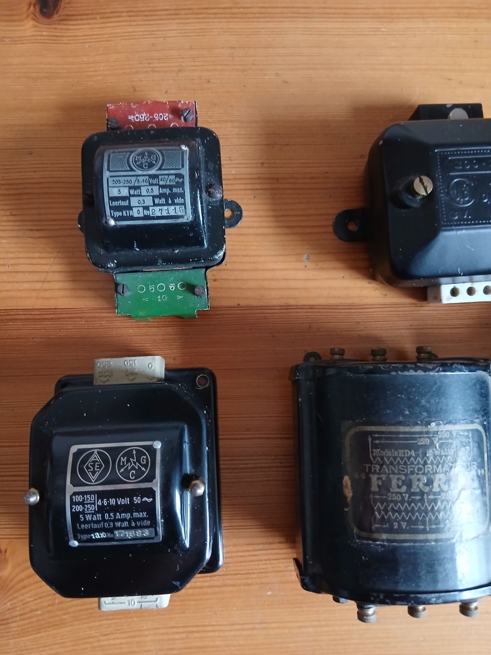 Alimentazione elettrica: Konvolut diverse alte Trafos – Usato da Oberentfelden venduto da Trinity1945 1