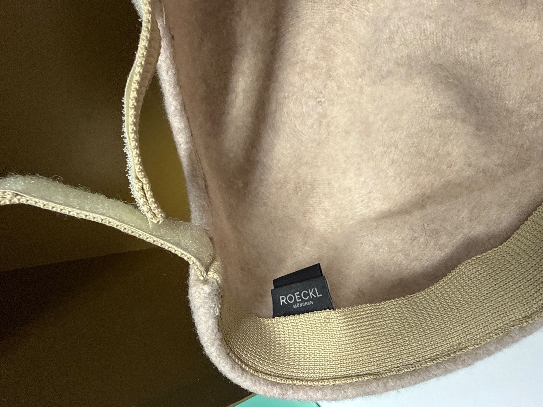 Copricapi, berretti & cappellini: ROECKL Bel Air Cap Damen, Beige – Usato da Birr venduto da WalkyriaM 4