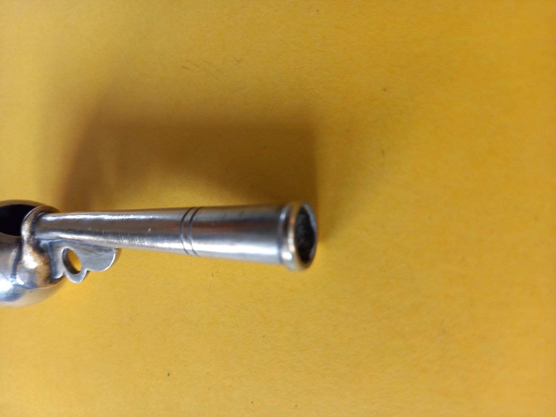 Strumenti musicali: Sifflet ancien style de chef de train – Usato da Rossens FR venduto da Souris1 2