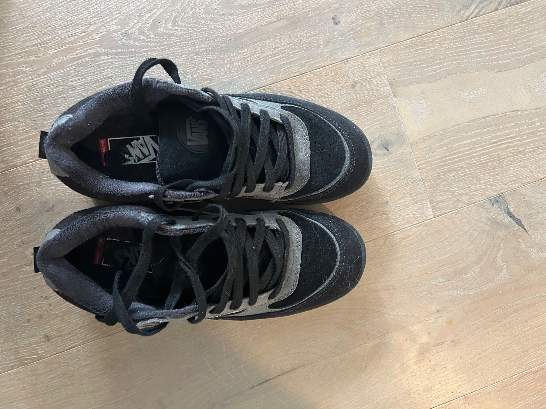 Vans Chaussures hommes: Vans Sneakers black grey used size 42.5 – D'occasion à Baar par sirostoecklin 2