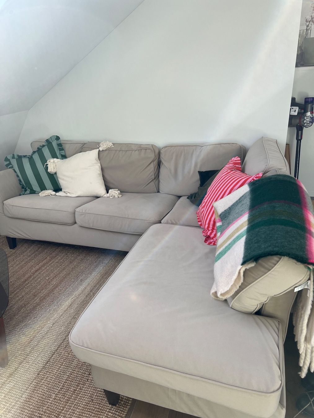 Ikea Divani: IKEA EKHOLMA 4-Seat Corner Sofa with Open End – Nuovo (secondo la descrizione) da Luzern venduto da lka_l8sm 2