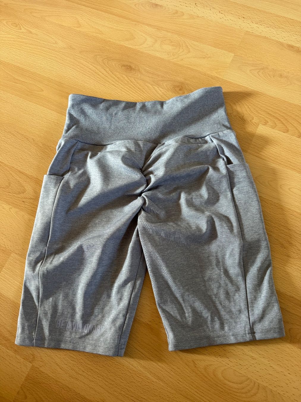 Gymshark Leggings: Gymshark Shorts Grösse M – D'occasion à Dürrenäsch par 1kirs 1