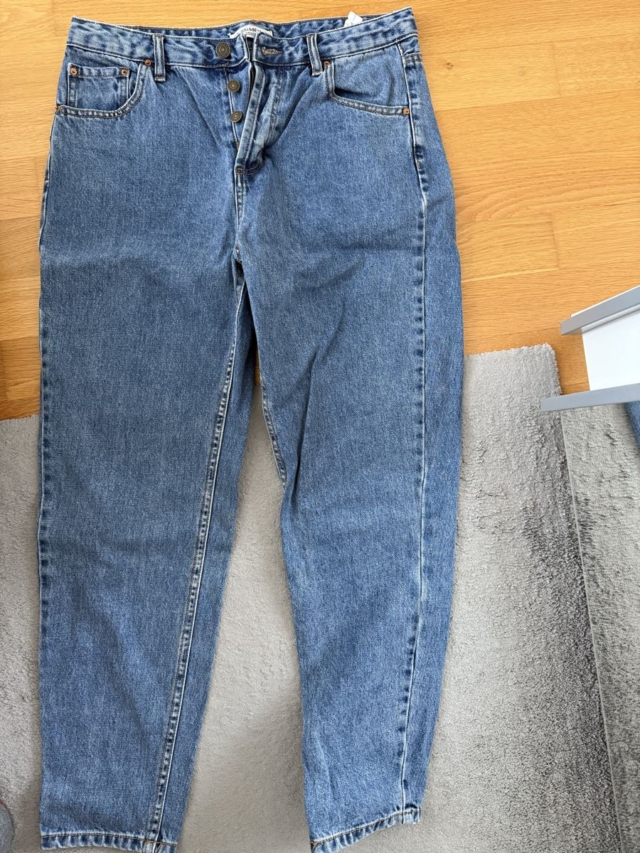 Pull&Bear Jeans: Pull&Bear Jeans, Mom Jeans, Grösse 38, Top Zustand! – Nuovo (secondo la descrizione) da Lenzburg venduto da car_pzg8 1