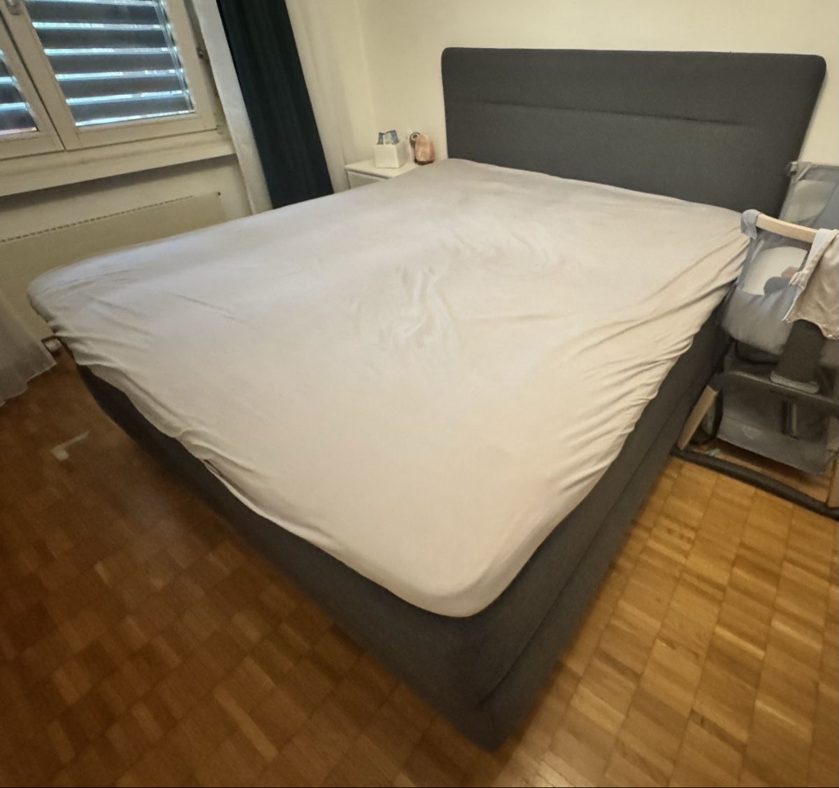 Lits: Boxspringbett 180x200 – D'occasion à Zürich par enr_glc2