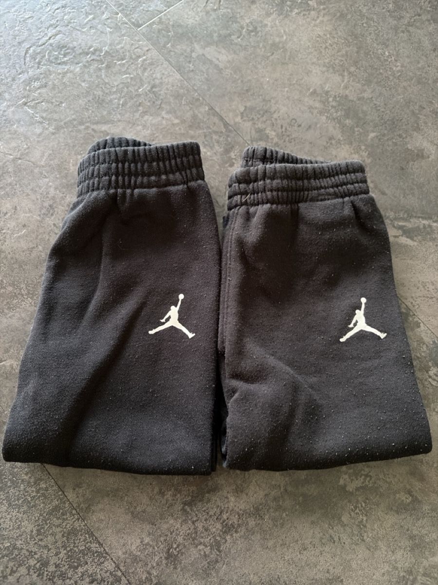 Jordan Ensembles coordonnés: Jogging JORDAN 24 mois – Neuf (Voir description) à Choëx par sv.fmbt