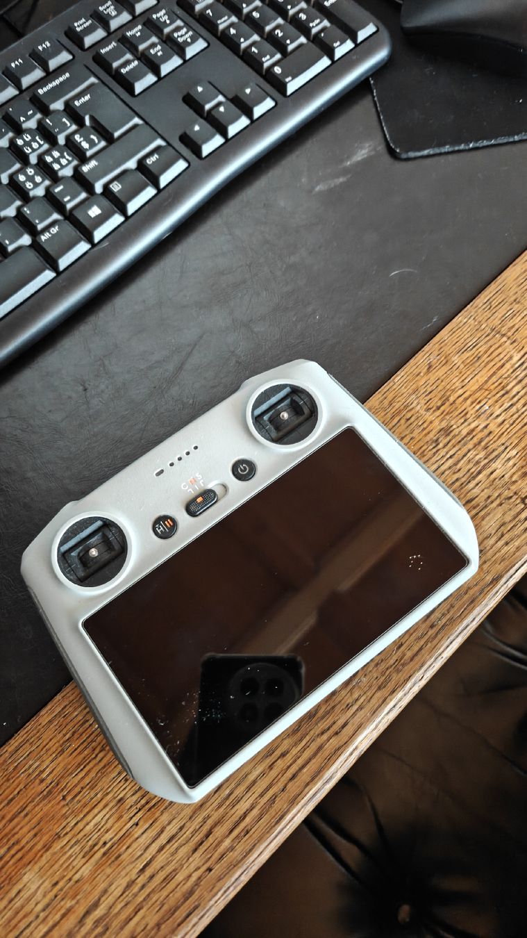 DJI Fernsteuerungen: dji RC controller – Gebraucht aus Langnau i. E. von joshua1997