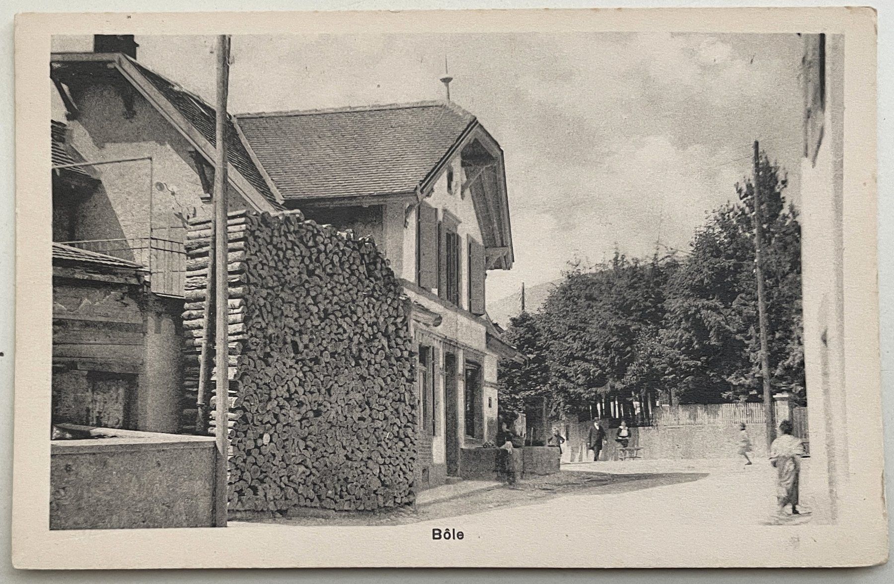 Cartes postales: Bôle - Centre du village – D'occasion à Savagnier par Ne2065