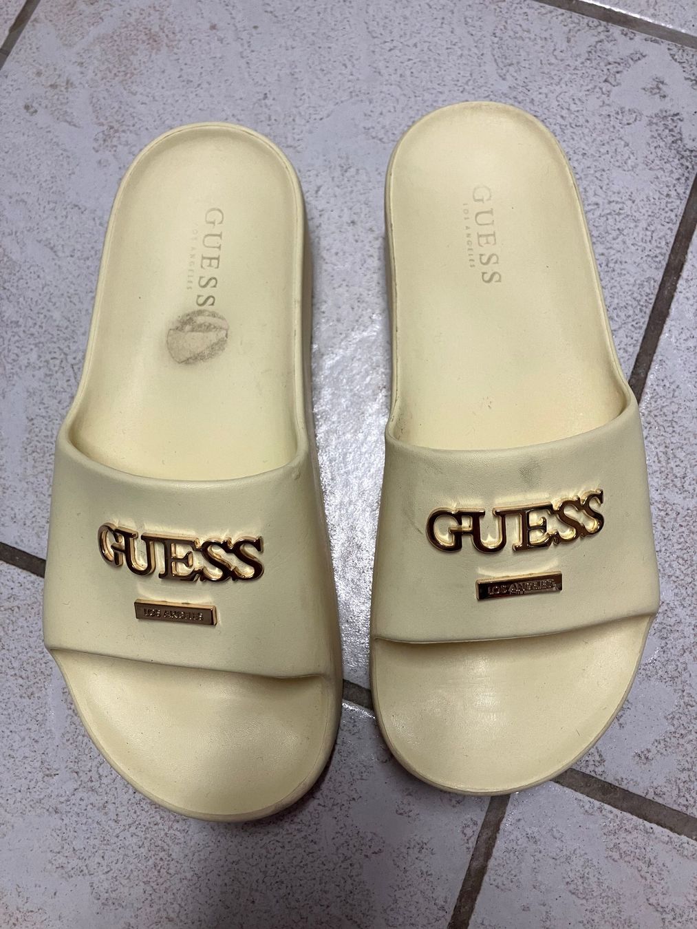 Guess Scarpe da donna: Guess Plateau-Pantoletten hellgelb – Nuovo (secondo la descrizione) da Unterseen venduto da amj_zz7j