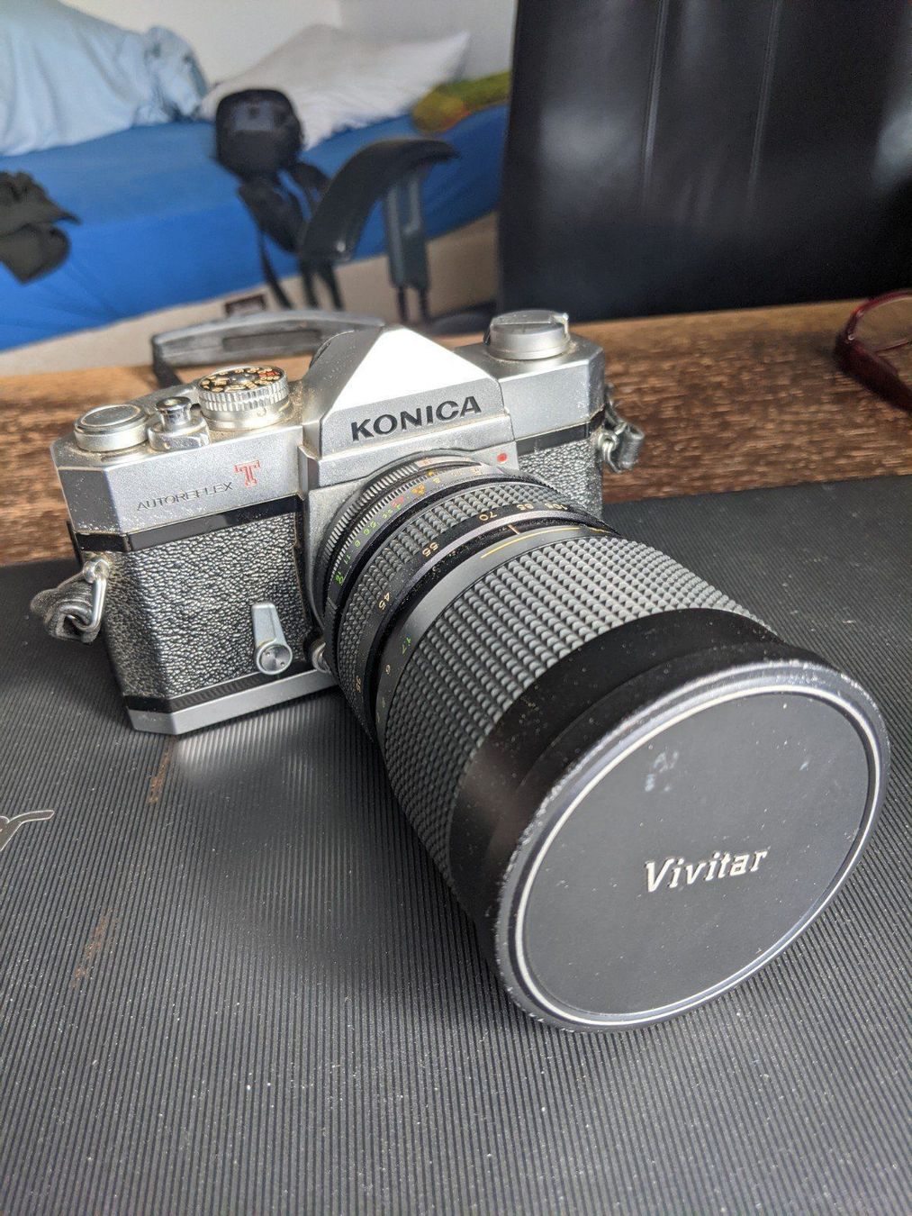Konica Fotocamera: Konica Autoreflex T mit Vivitar 35 - 105 – Usato da Russikon venduto da Toni39 2