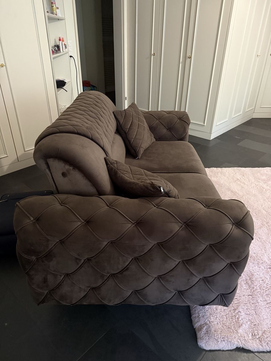Divani: Brown Extendable Sofa – Like New Condition – Usato da Basel venduto da aur_xk5f 2