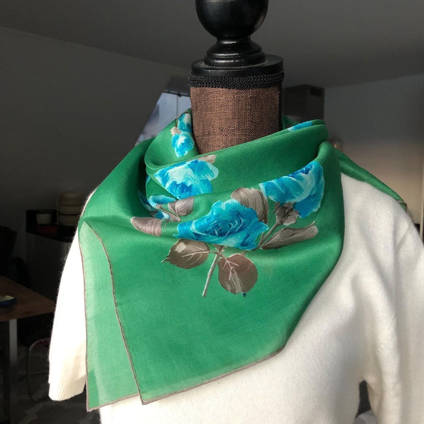 Foulard & Sciarpe: Wunderschön Foulard handrolliert – Nuovo (secondo la descrizione) da Winkel venduto da Glamour4You 4