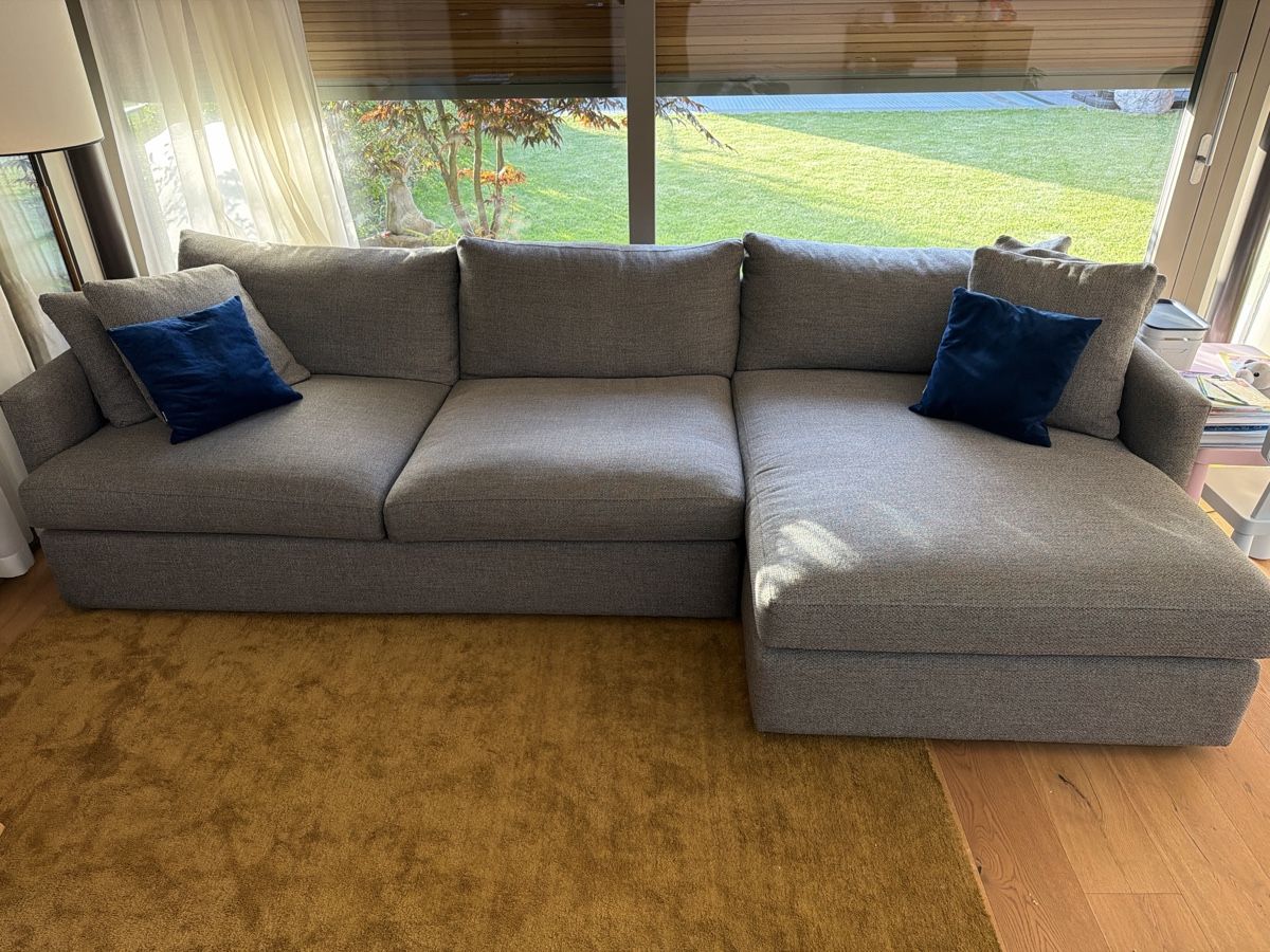 Sedie a sdraio: Comfortable sectional sofa, grey, like new, spring bargain – Usato da Schwyz venduto da adbaar