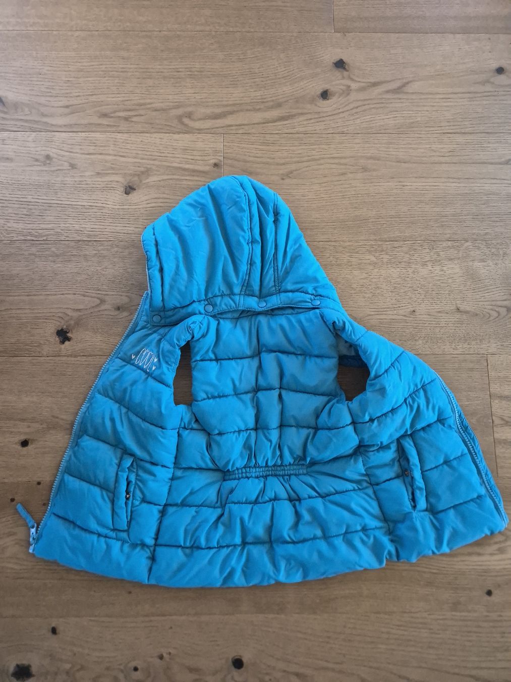 Altro abbigliamento per bambino: Kinderweste Grösse 104 – Usato da Windisch venduto da Jewi1 2