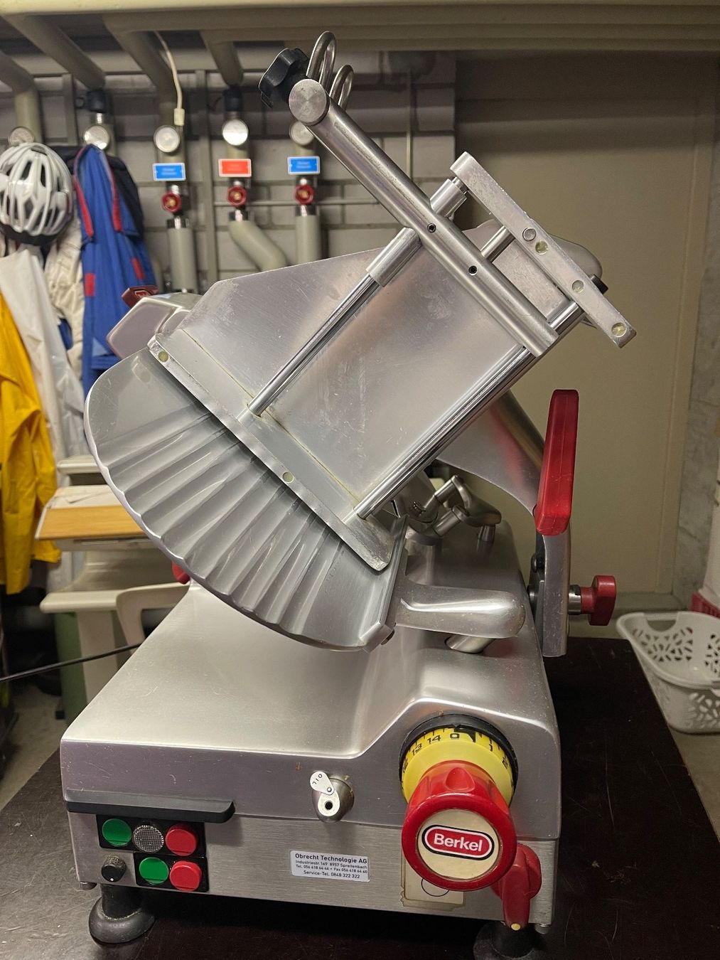 Tutte le macchine: Aufschnittmaschine BERKEL Halbautomat – Usato da Steg im Tösstal venduto da hdiggelmann 1