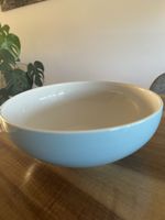 Schale hellblau innen weiss 24 cm guter Zustand