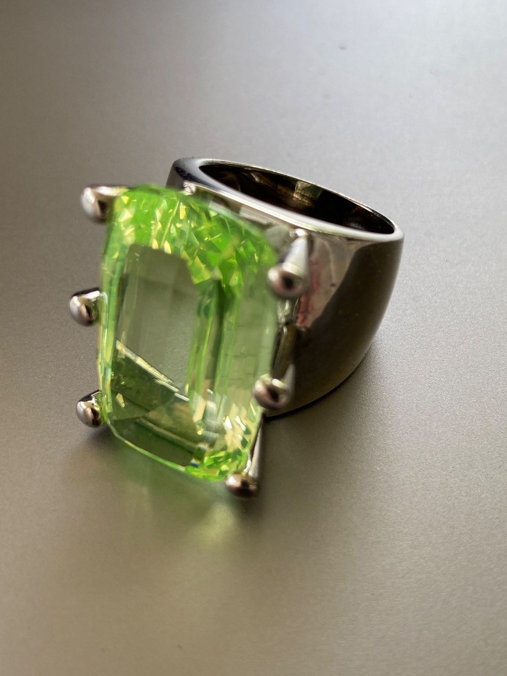 Swarovski Anelli: Ring Daniel Swarovski, Paris – Usato da Nohl venduto da Gross2