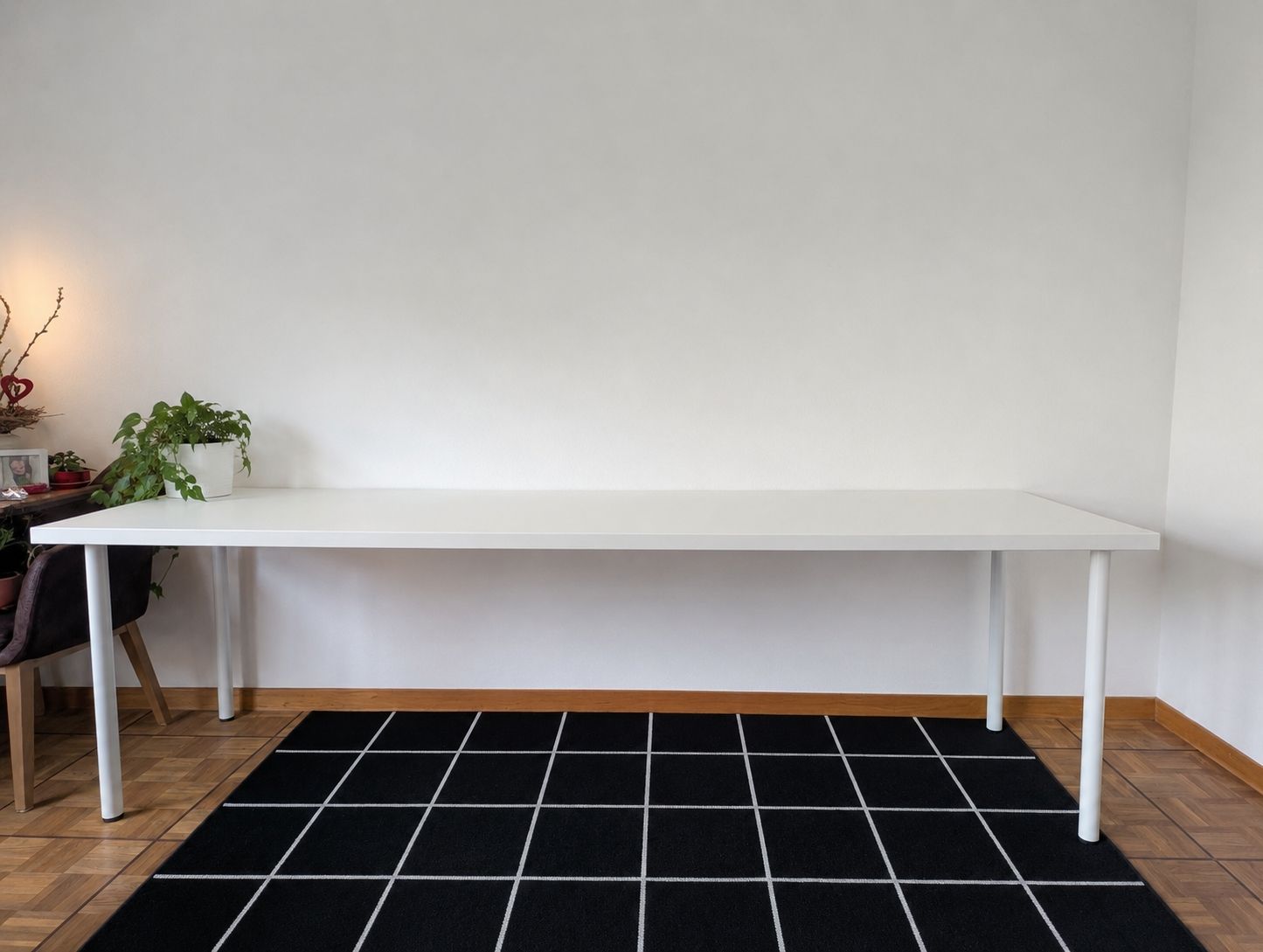 Ikea Scrivanie: Ikea desk with adjustable legs 147cm long – Usato da Männedorf venduto da mmm_k2yb