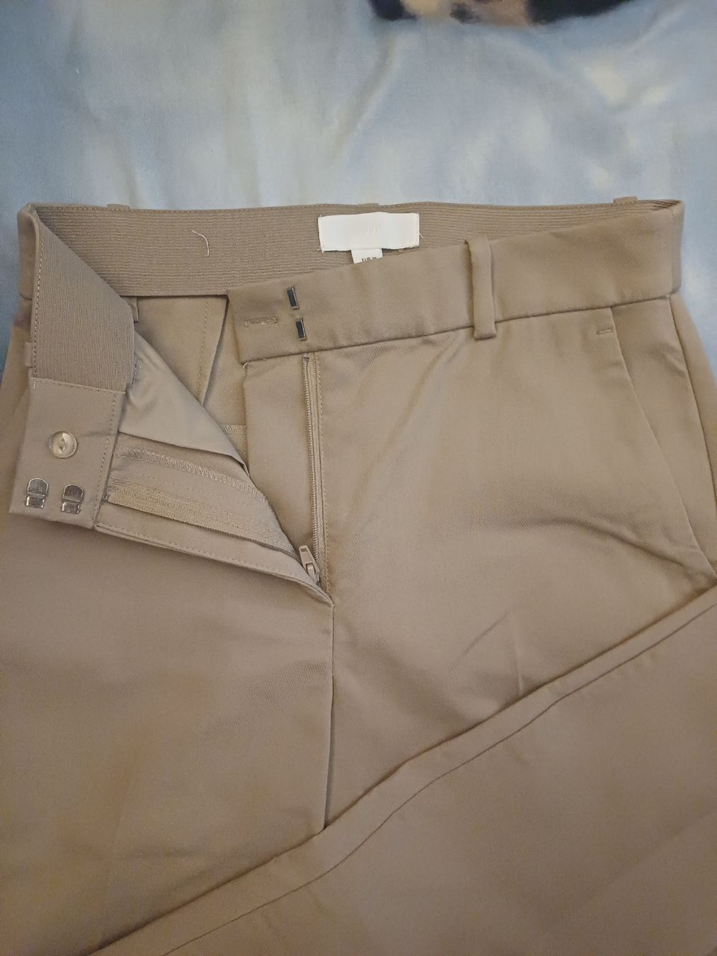 H&M Pantalons: Elegant beige pants – Neuf (Voir description) à Dietikon par Francesca_Pk 1