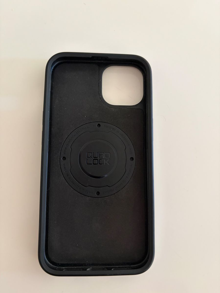 Quad Lock Cover & Protezioni schermo: Quadlock Handyhülle für das iPhone 13 – Usato da Laufen venduto da oceanwave. 1