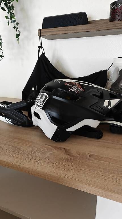 Caschi: Just1 J-Zero Velo Helm Grösse S-M. – Usato da Aeschi b. Spiez venduto da Geroes90 4