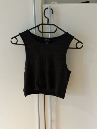 Monki Crop Top Rippstrick Schwarz Grösse S guter Zustand