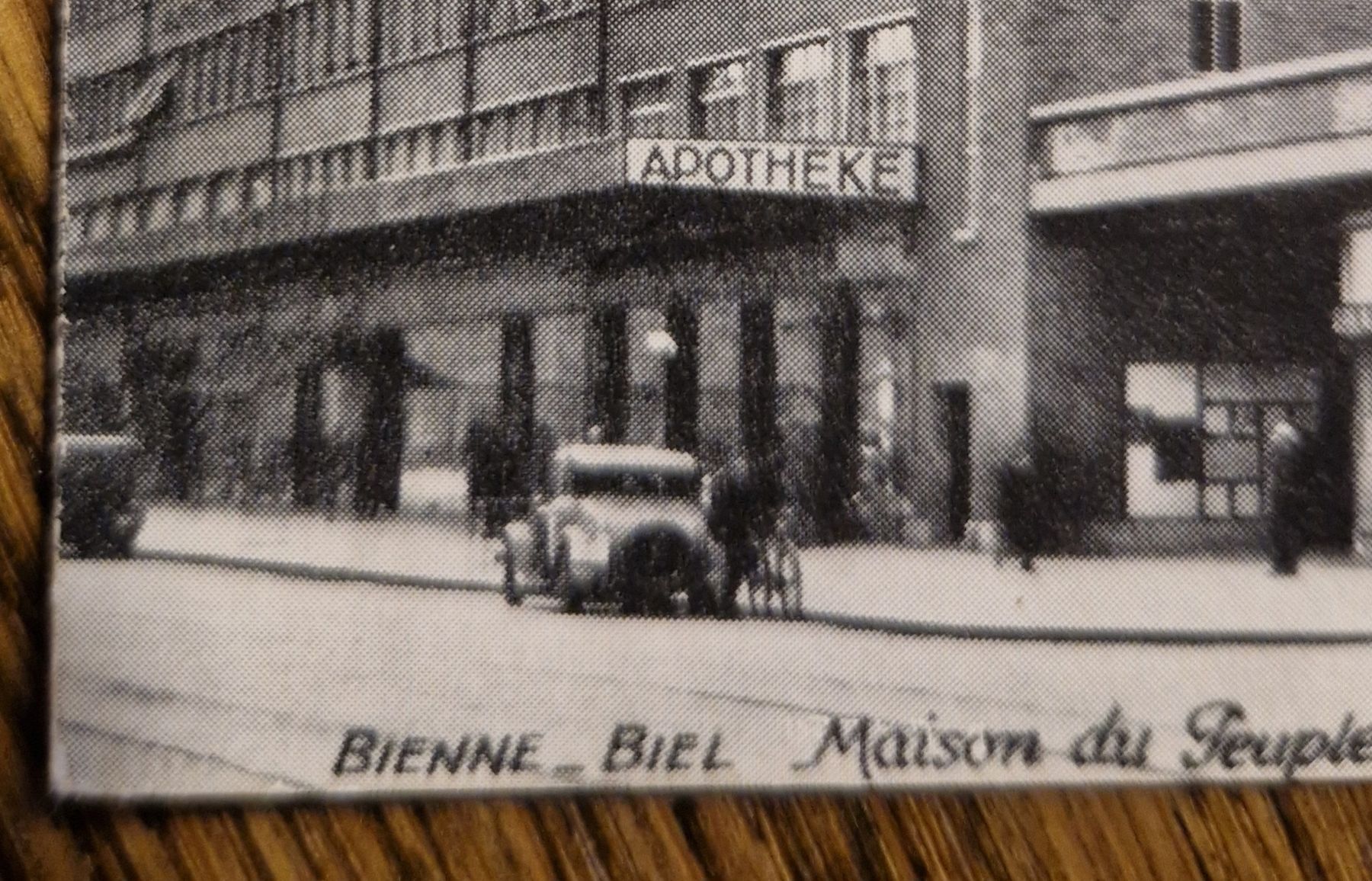 Ansichtskarten: Volkshaus Biel - Maison du Peuple, Apotheke, Oldtimer  – Gebraucht aus Ebikon von Donar50 2