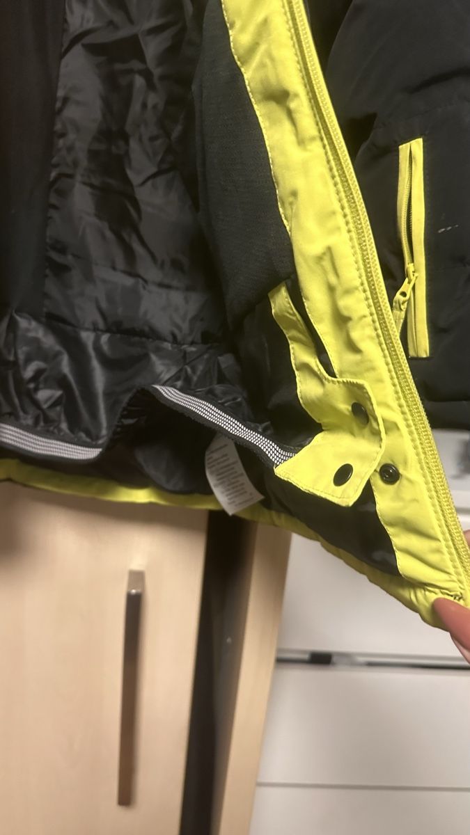 Vestes: Skijacke gr 134 – D'occasion à Oberwil BL par Noname1974 1