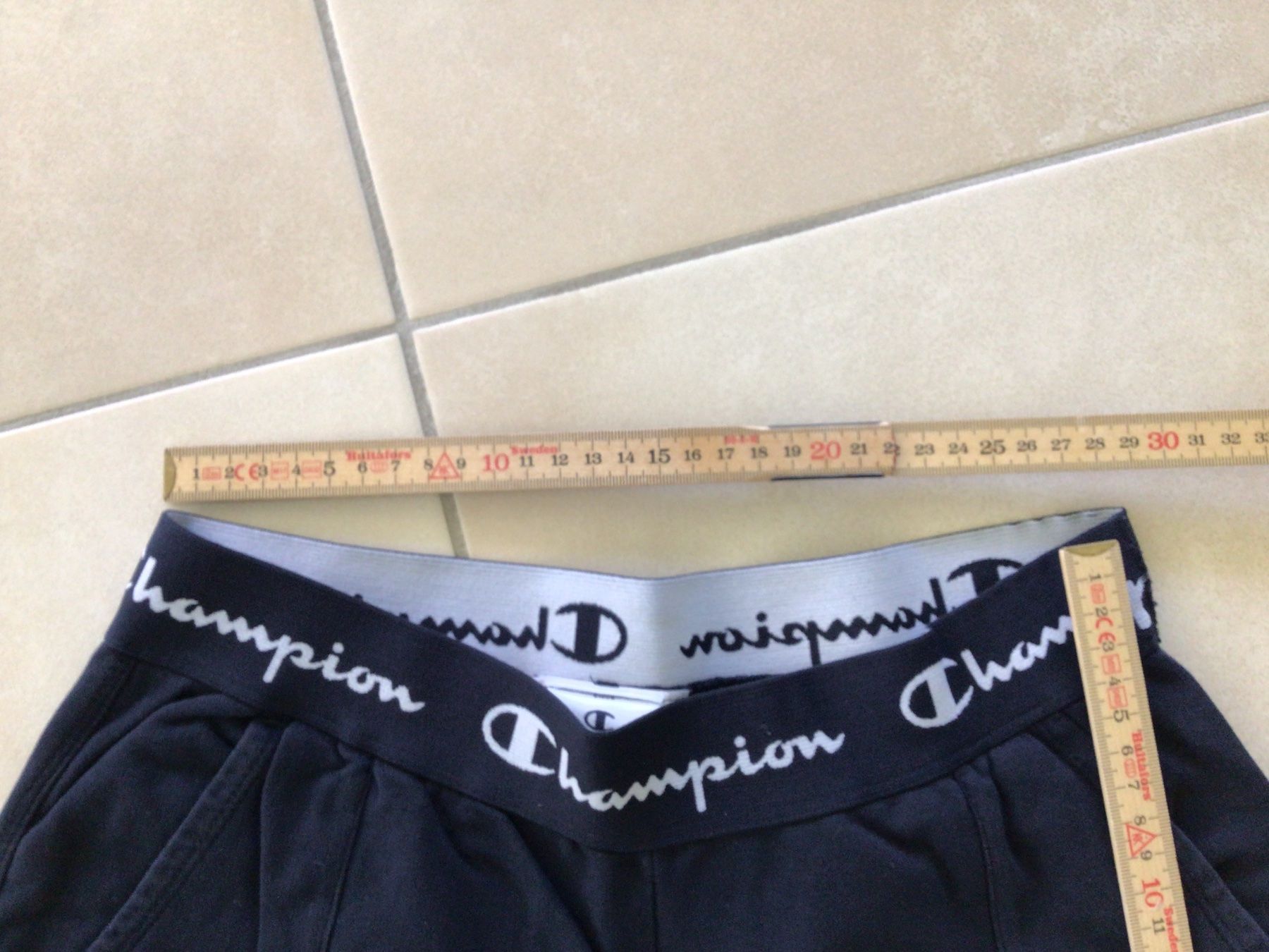 Champion Pantaloni: Champion Hose, Grösse S – Usato da Frauenfeld venduto da Stehojen 6
