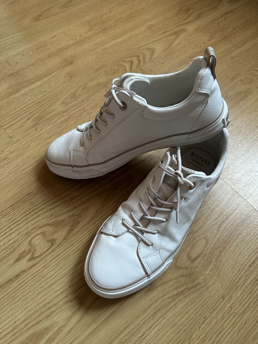 Mustang Scarpe da donna: Mustang Sneaker weiss Gr. 39 – Usato da Münsingen venduto da Secondhand89 5