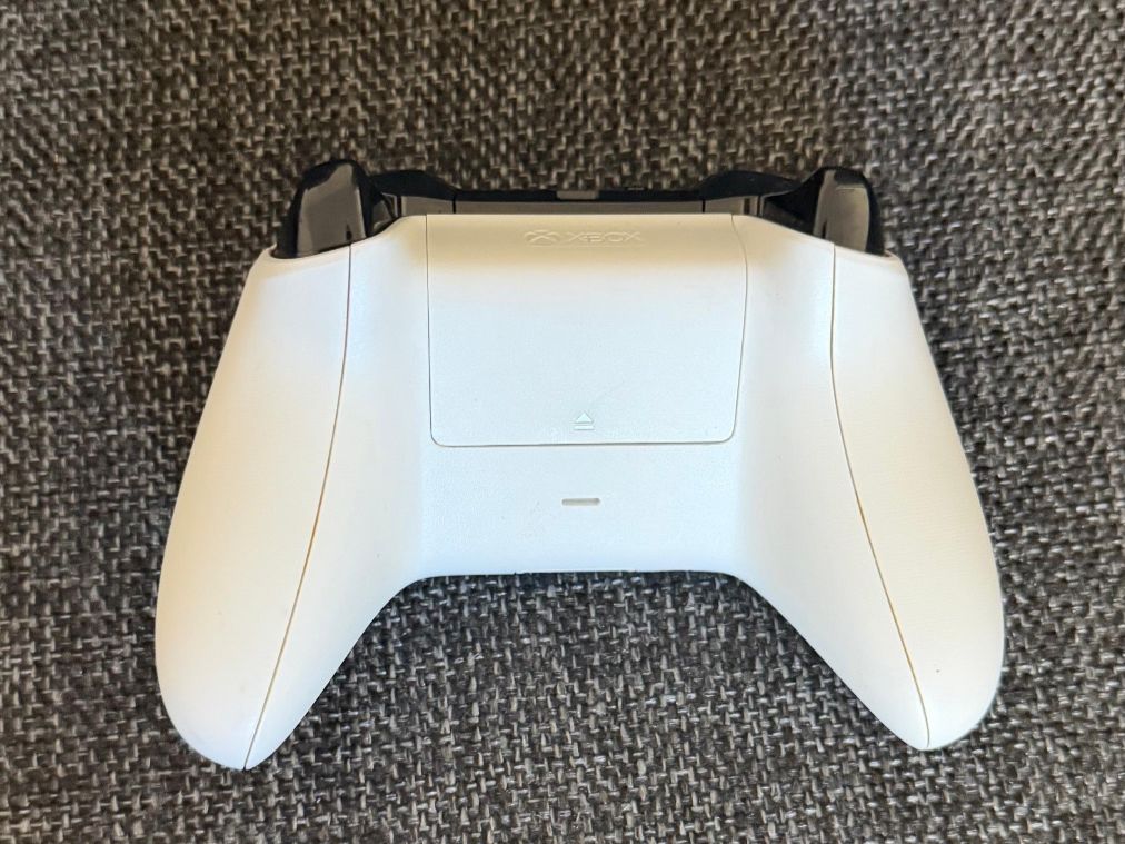 Microsoft Controller: Original Xbox Wireless Controller Weiss – Tesla Arcade, Xbox – Usato da Heiligkreuz - Mels venduto da indego 1