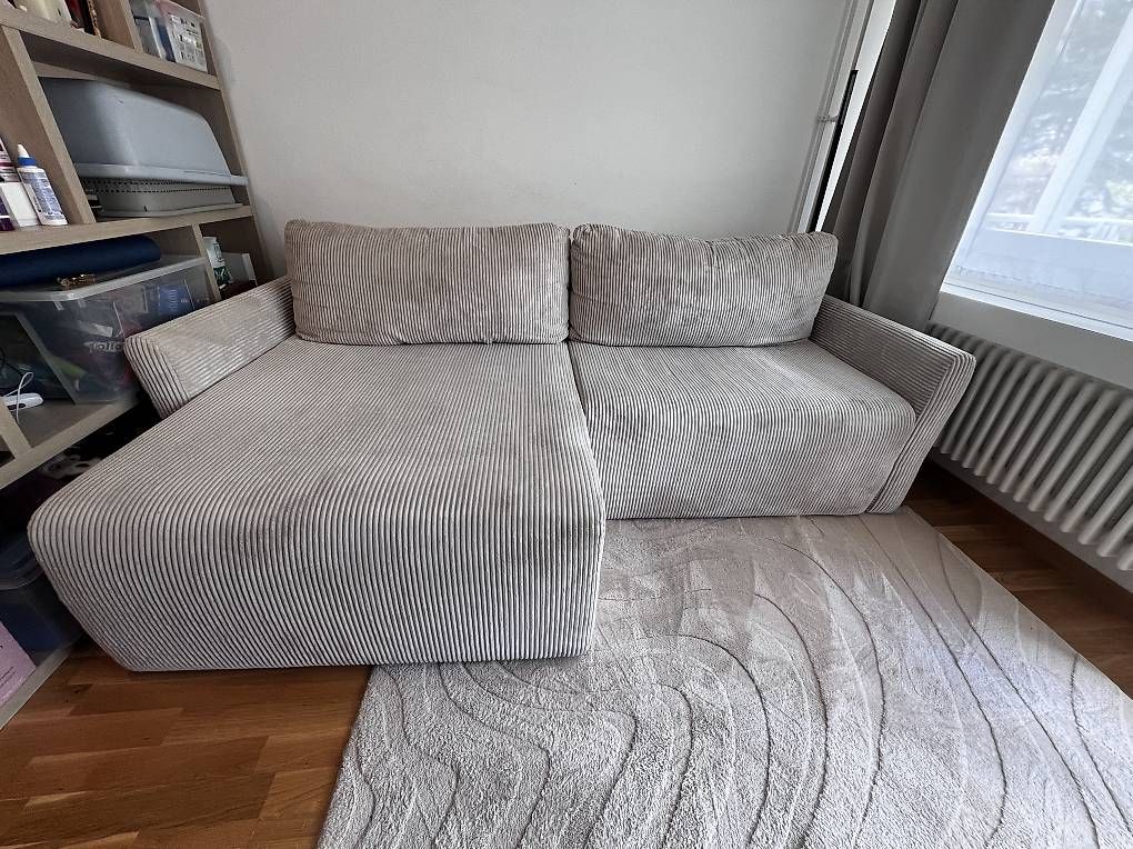 Divani: Beige Sofa Cord – Usato da Zürich venduto da con_w96t