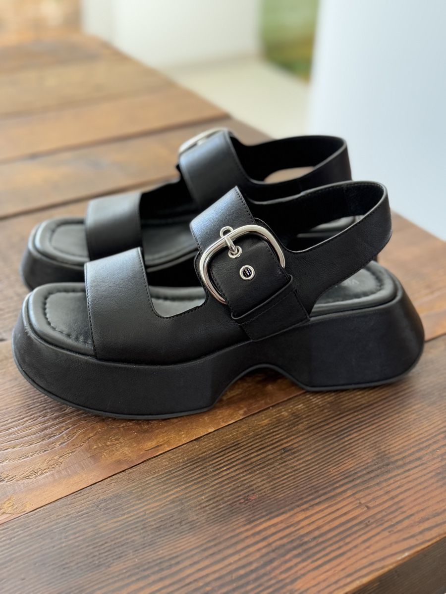 Vic Matié Chaussures femmes: Vic Matié Sandalen Grösse 38 – D'occasion à St. Urban par Miape 1