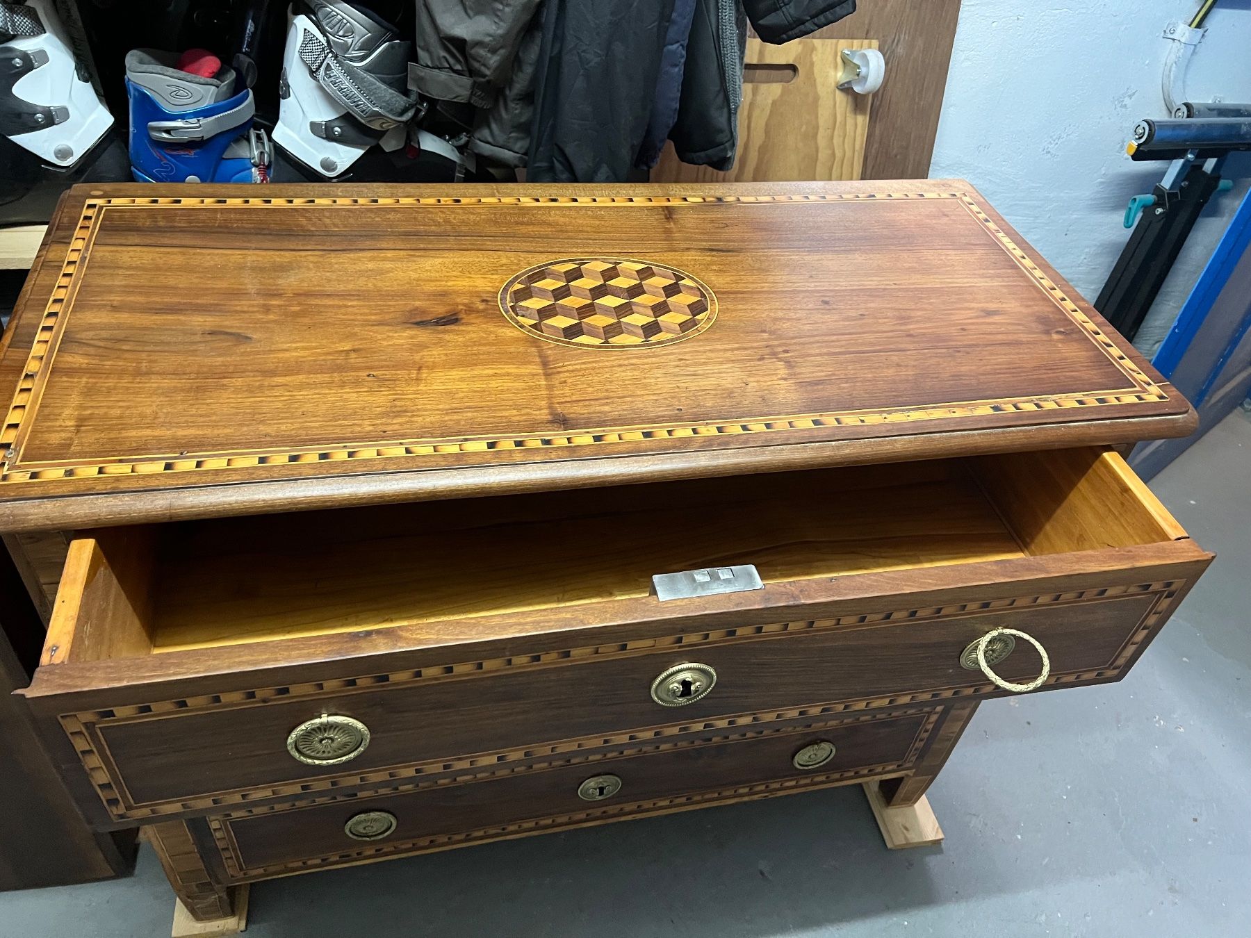 Commodes: Kommode antik, restauriert – D'occasion à Kriegstetten par Beat8970 3