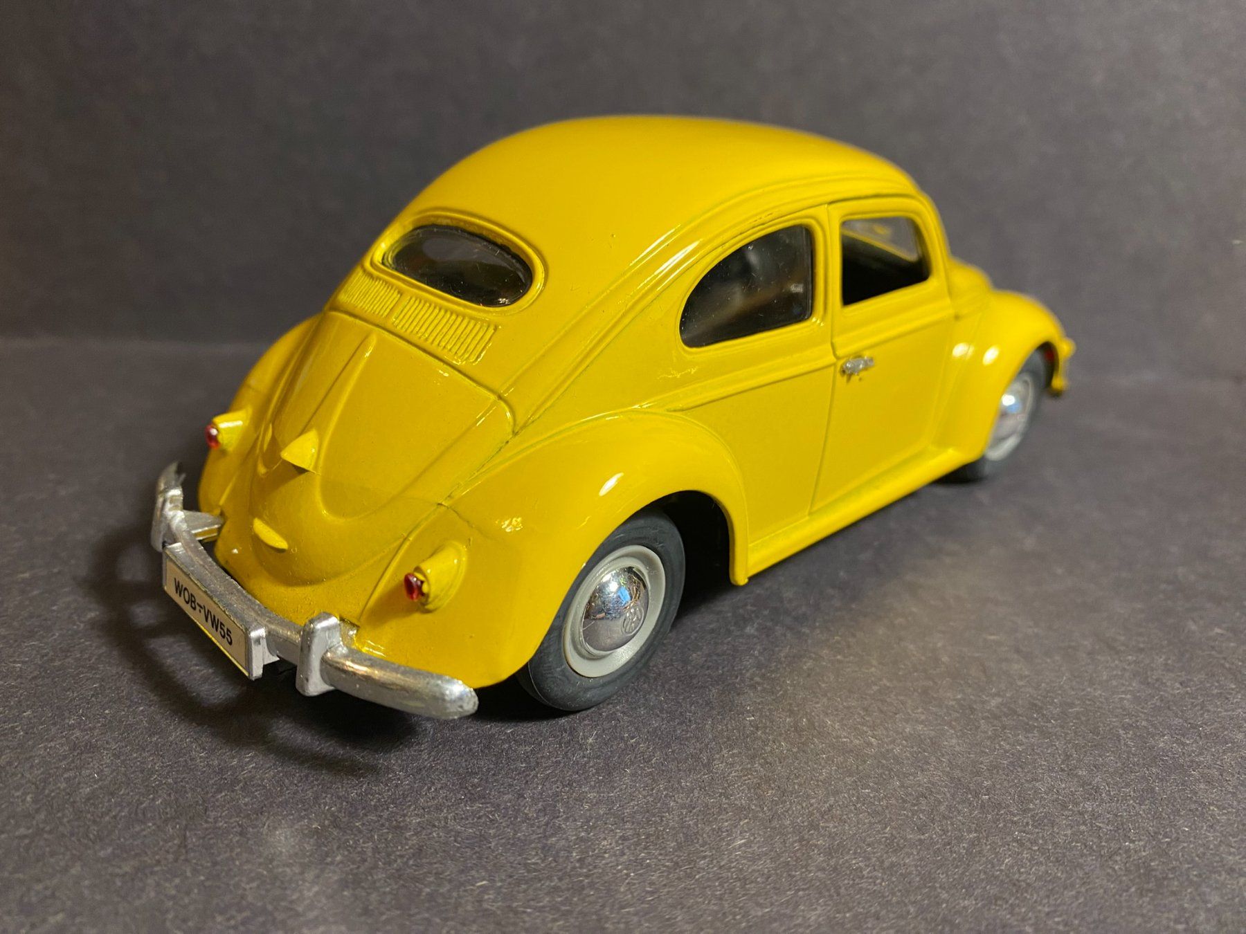 Volkswagen Modellautos: VW Oval Käfer 1:24 – Gebraucht aus Spiez von Mlandcruiser 5