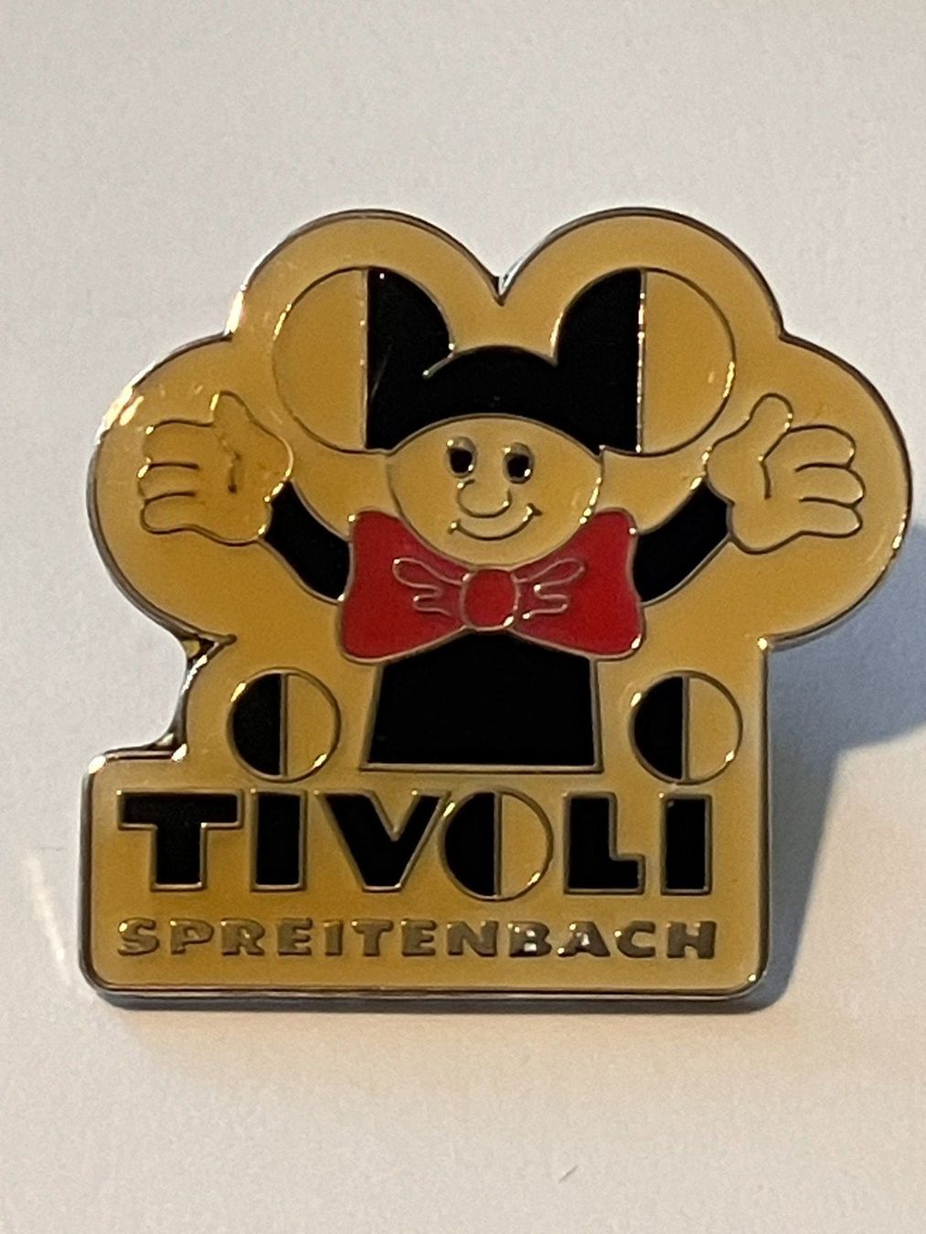 Placchette & Badge: 1 Pin Tivoli Spreitenbach – Usato da Basel venduto da djwwpp