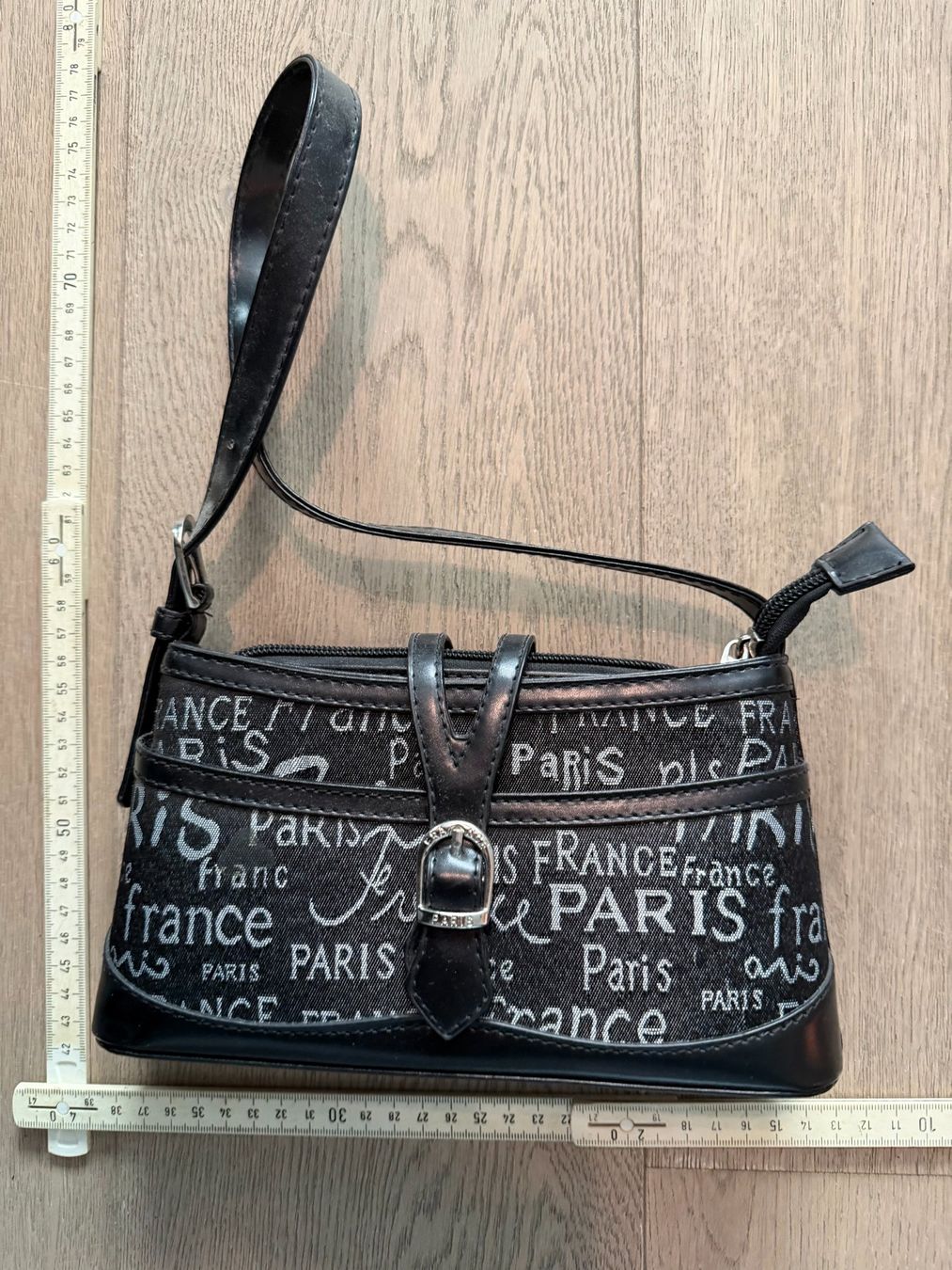 Borse da donna: Sac à main avec inscription "Paris", noir – Usato da Bussigny venduto da mistylilou