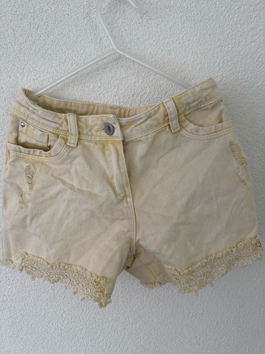 Next Pantaloni: Jeans shorts von Next Gr. 134 hellgelb, Spitze – Nuovo (secondo la descrizione) da Freidorf TG venduto da nad_fxh7