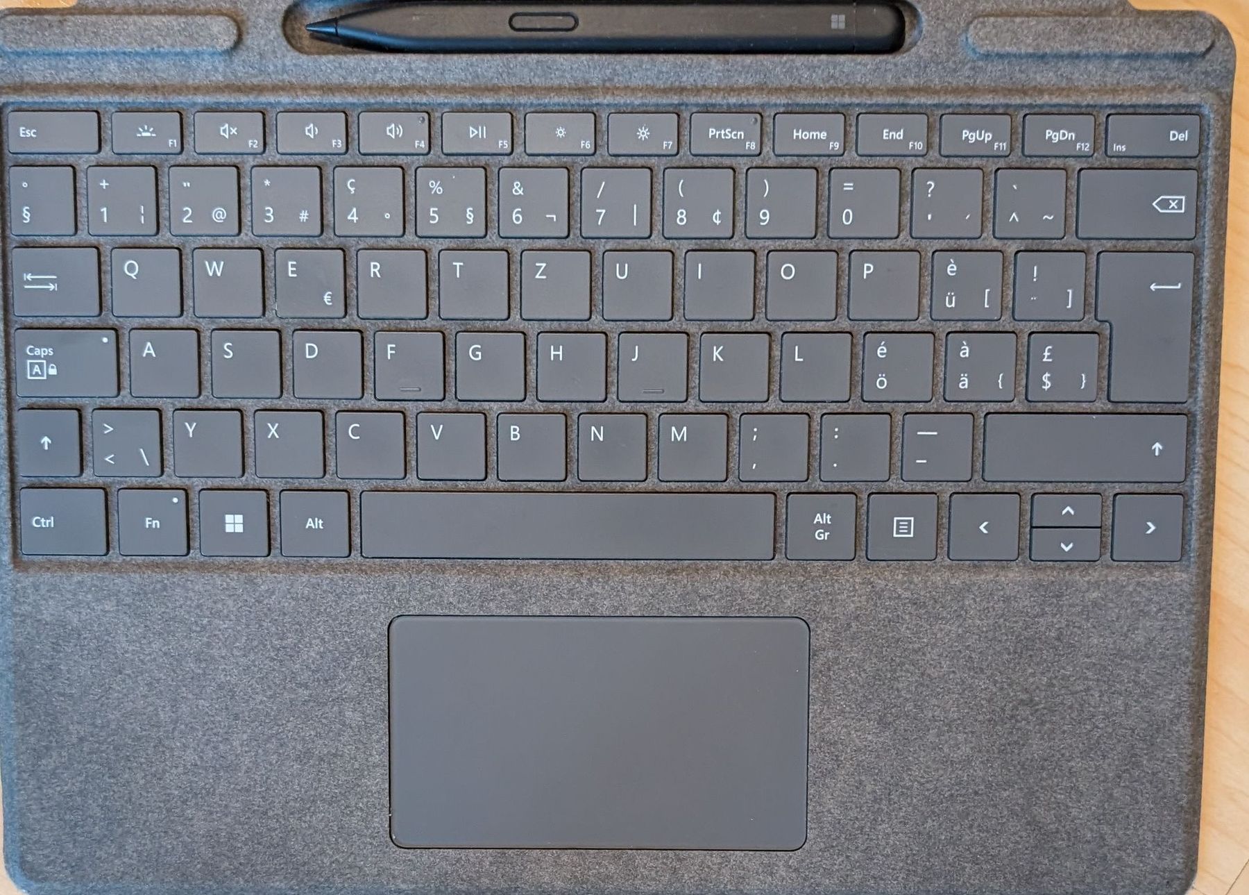 Microsoft Notebooks: Microsoft Surface Pro 8 i7 16GB RAM mit Dockingstation – Gebraucht aus Zufikon von yves256x 4