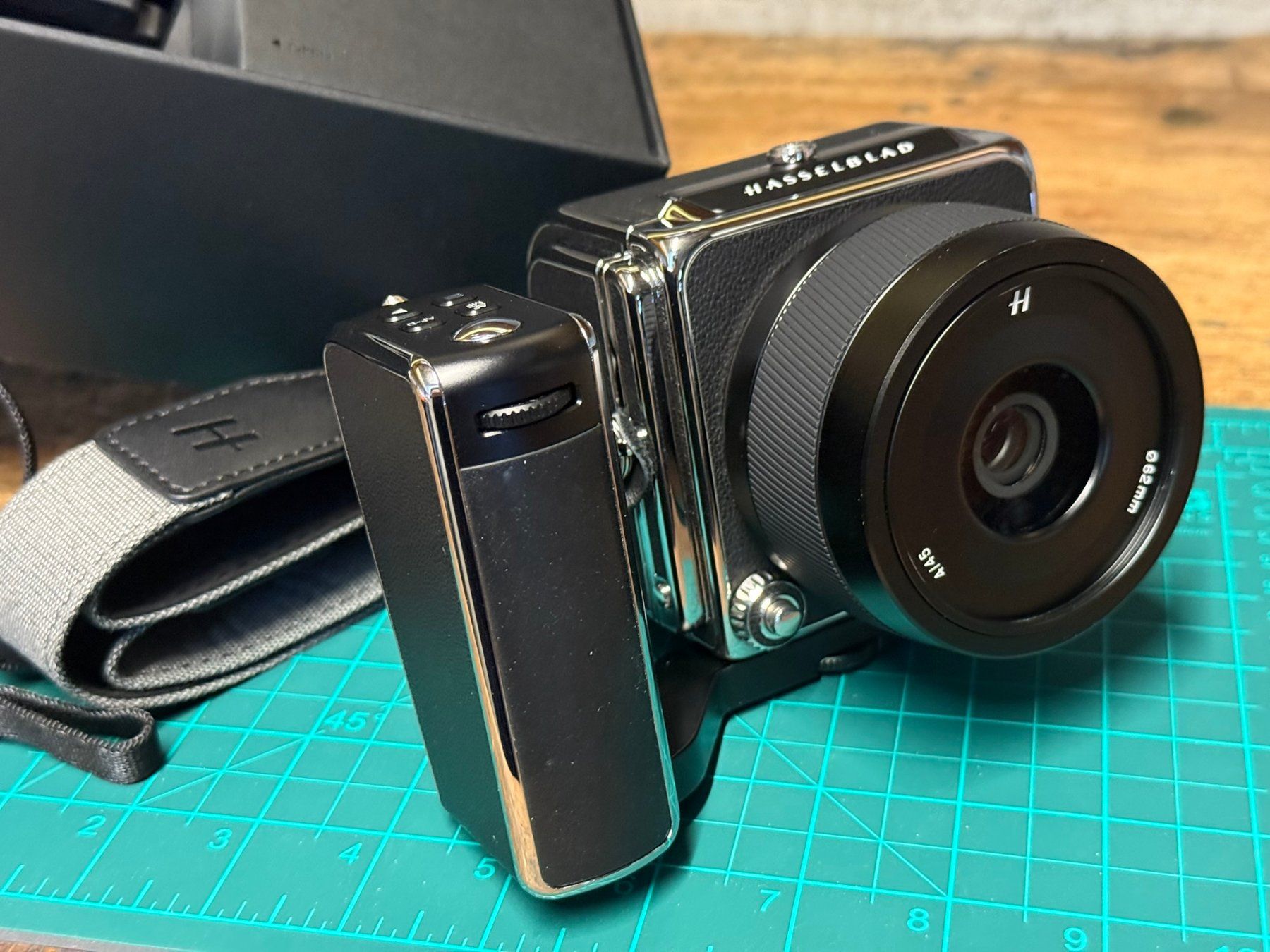 Hasselblad Appareil photo: Hasselblad 907X & CFV 100C mit 907X Control Grip – Neuf (Voir description) à Prêles par rs4b07 4