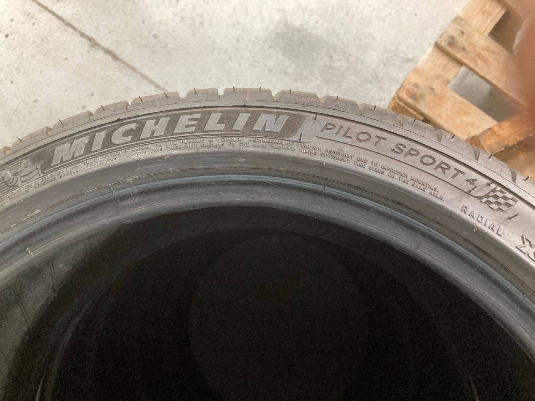 Michelin Pneumatici & Ruote complete: 225/40R18 Michelin Sommerpneu – Usato da Cham venduto da Cham6332 2