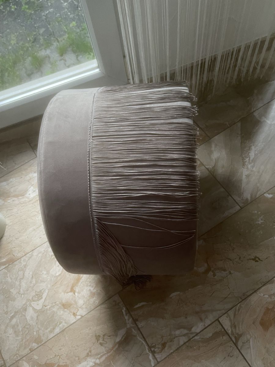 Hocker: Trendiger Pouf Sitzhocker mit Fransen grau – Gebraucht aus Dietikon von Nieselchen 3