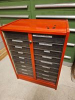 Gestell für Kleinmaterialien und Glühbirnen