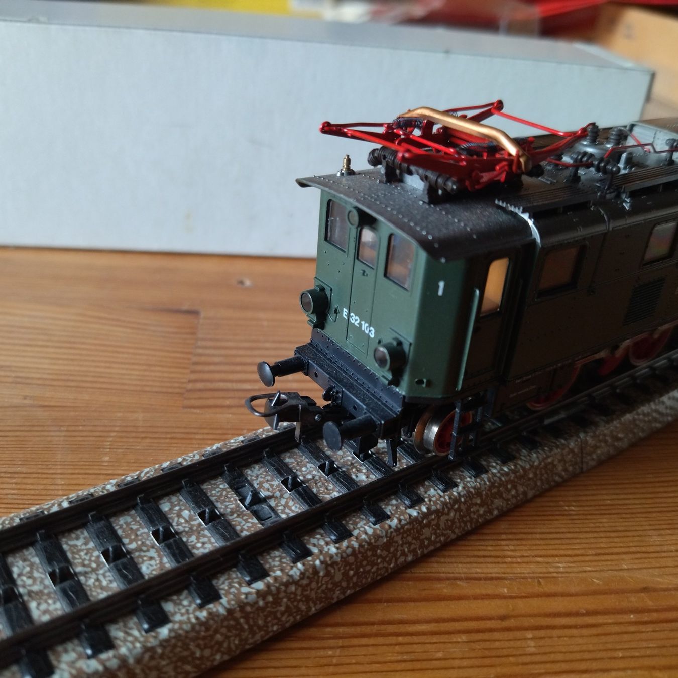 Roco Modellini di ferrovie: Roco Lok E32 103 (838) – Usato da Basel venduto da BeanieUp 2