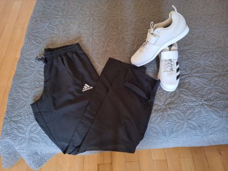 adidas Sporthose schwarz und adidas Sportschuhe weiss, NEU